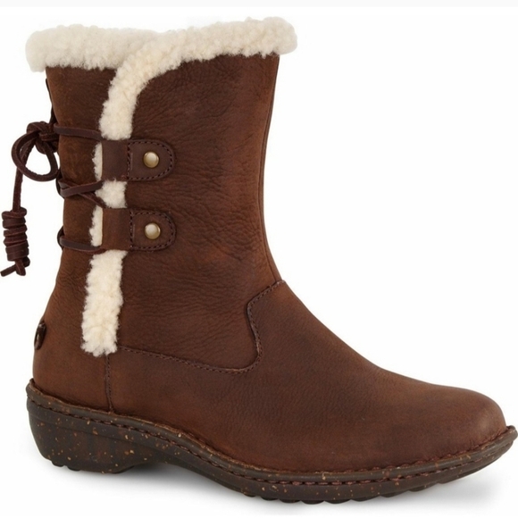 UGG Shoes - UGG Akadia Winter Boots